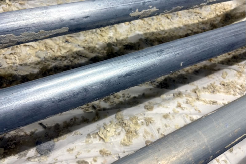 金属ローラーの接着剤、塗料を取れやすくするフッ素コーティング加工施工後