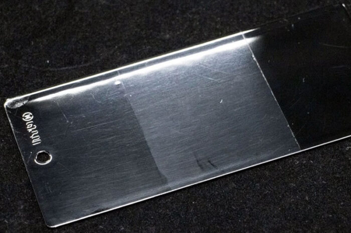 シリコンコーティング加工試験した塗装板の写真